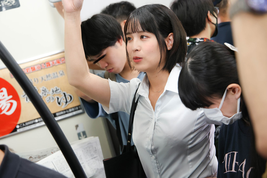 「えっ！おばさんの私が？！」我が子の前で触られ必死に抵抗するも愛液を垂れ流し絶頂が止まらない巨尻母VOL.3
