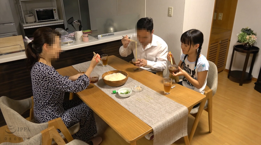 日焼け跡が残る連れ子がドンピシャリ ララ142cm