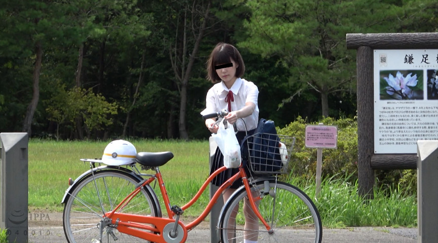 自転車通学の○学生びしょ濡れ雨宿り野外○○○映像