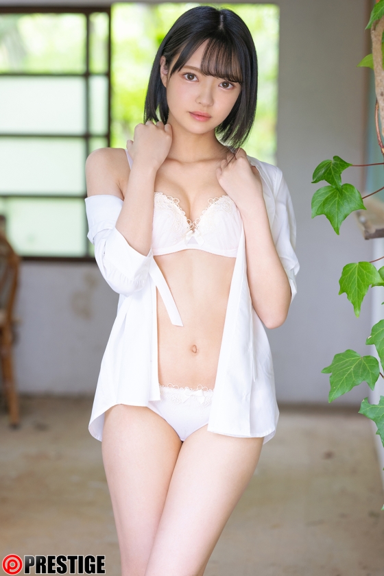 新人 プレステージ専属デビュー つぶらな瞳で見つめられると0.2秒で好きになる！ 粒楽あむ【MGSだけのおまけ映像付き+10分】